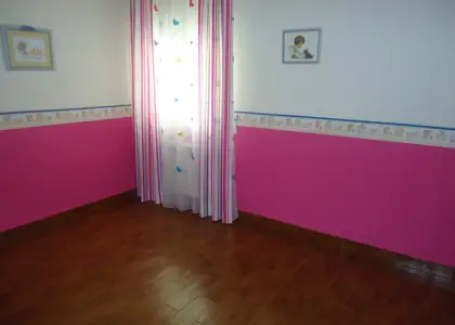 Venta de piso totalmente céntrico con cuatro dormitorios y cochera cerrada en Manzanares